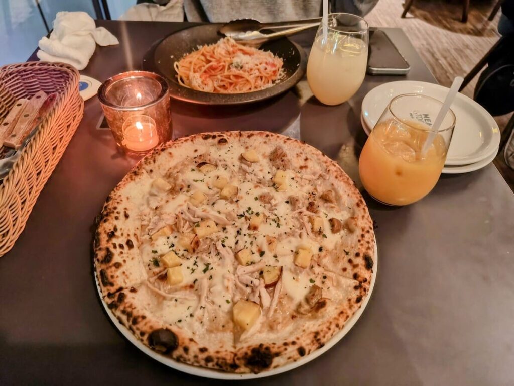 MEAL TOGETHER ROOF TERRACE