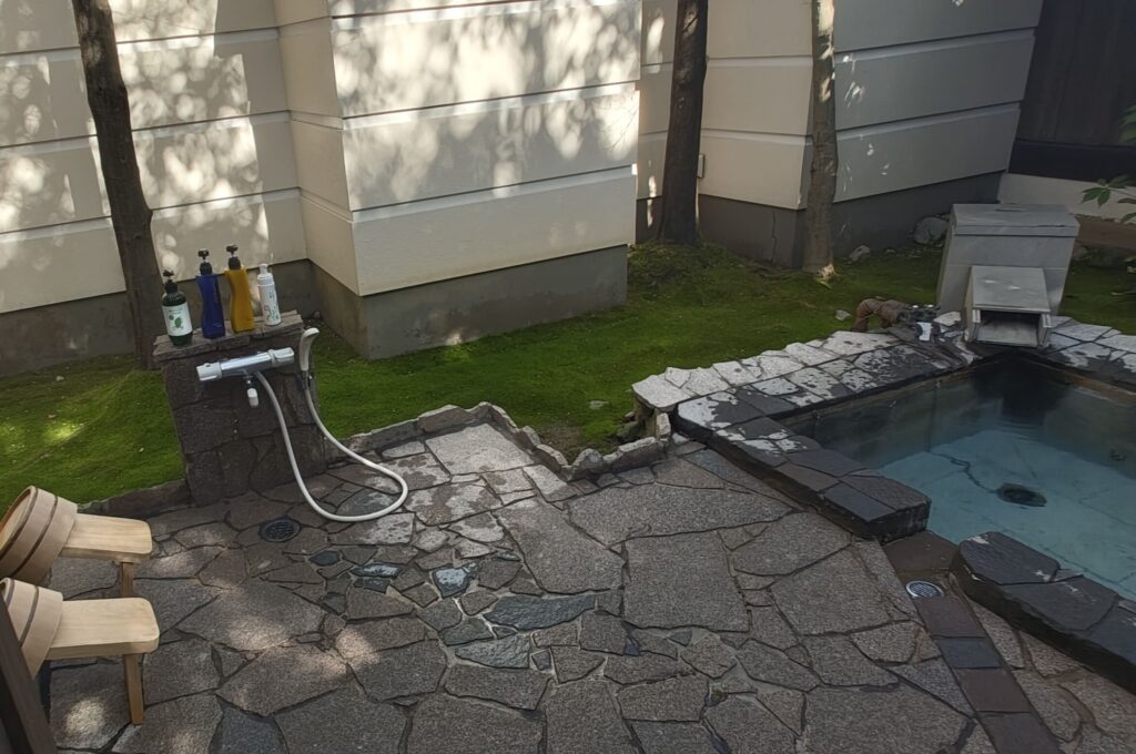 Outdoor Onsen